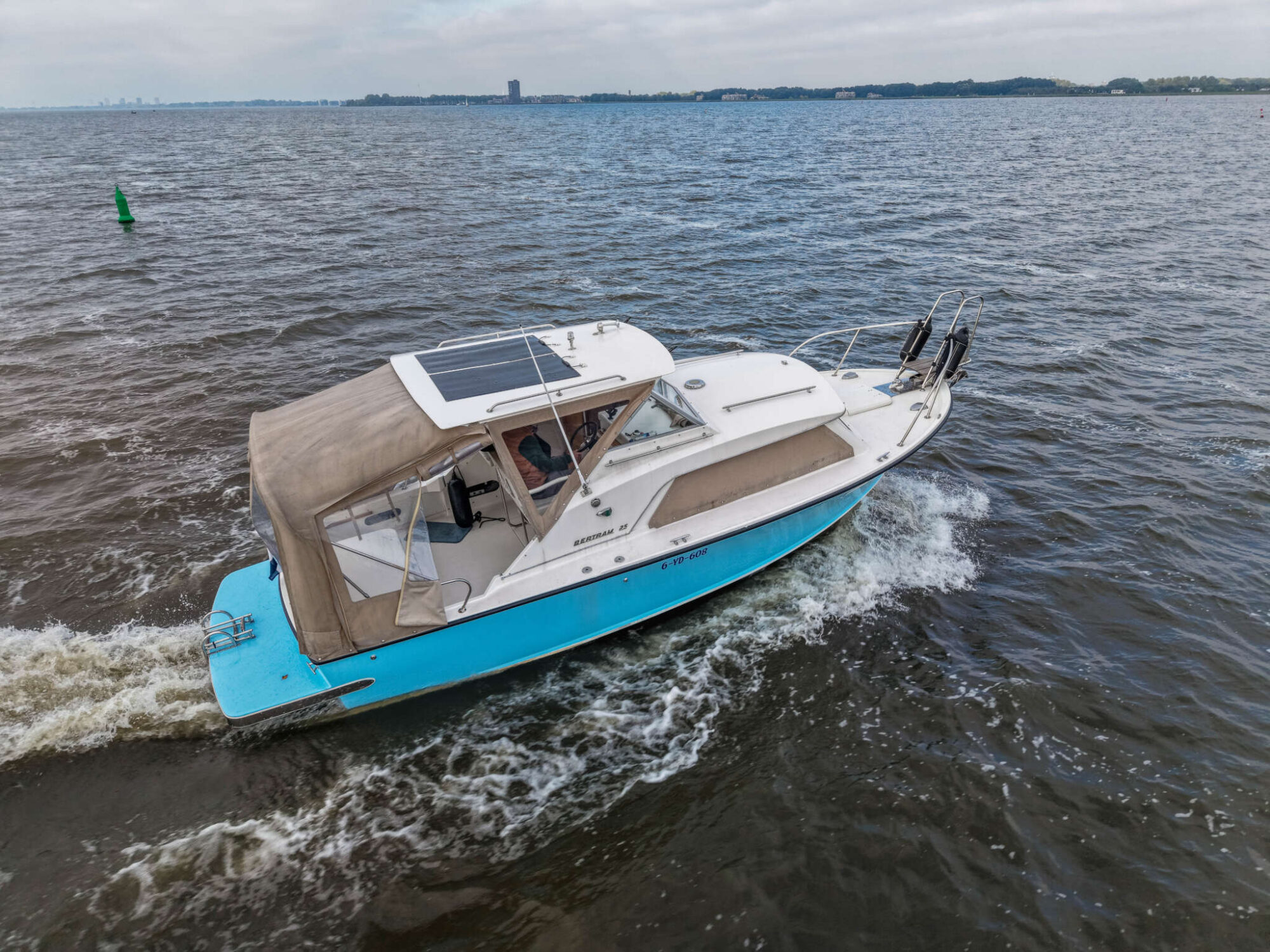 foto: 16 Bertram Bertram 25 Express Cruiser
