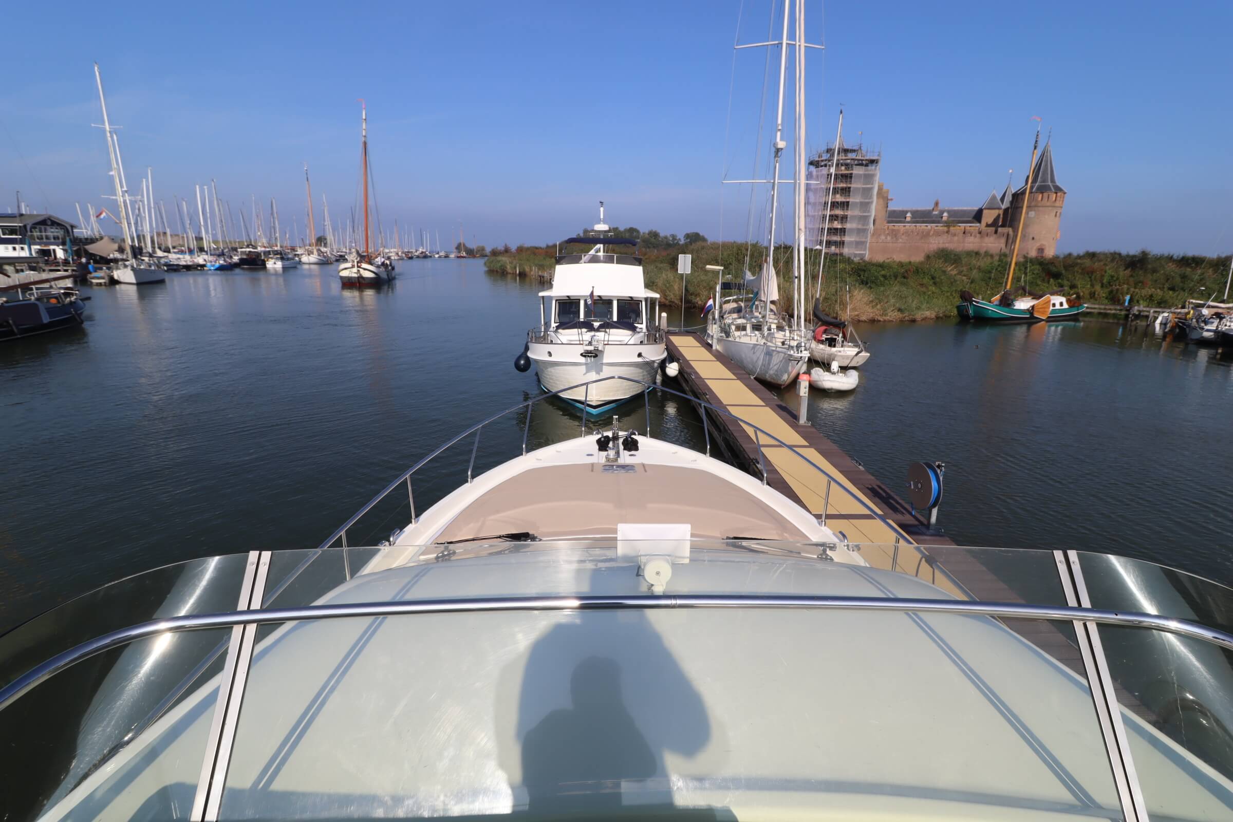foto: 18 Ferretti Yachts 530