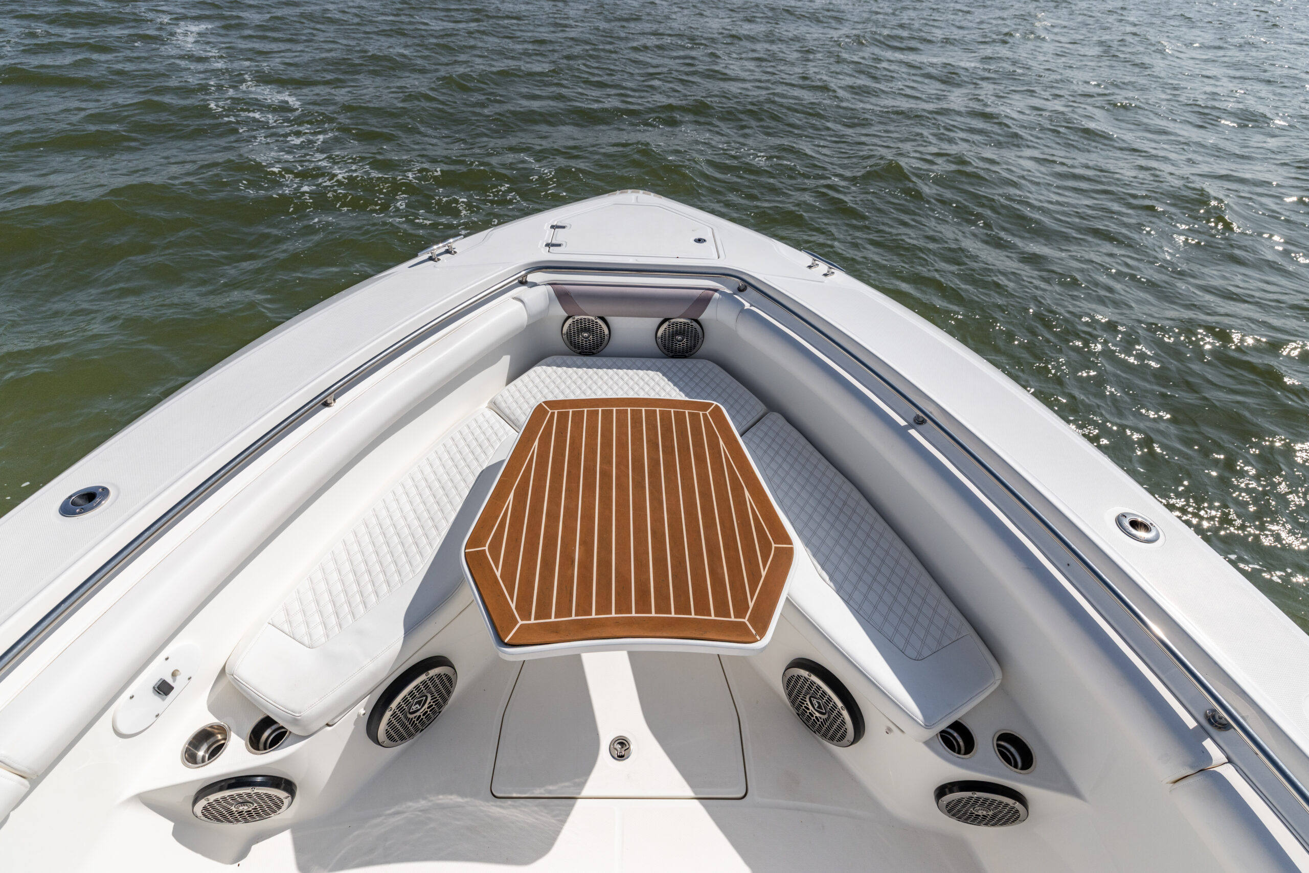 foto: 70 Boston Whaler 370 Outrage