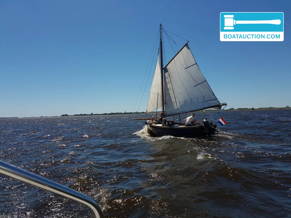 foto: 6 Falmouth Working Boat 690