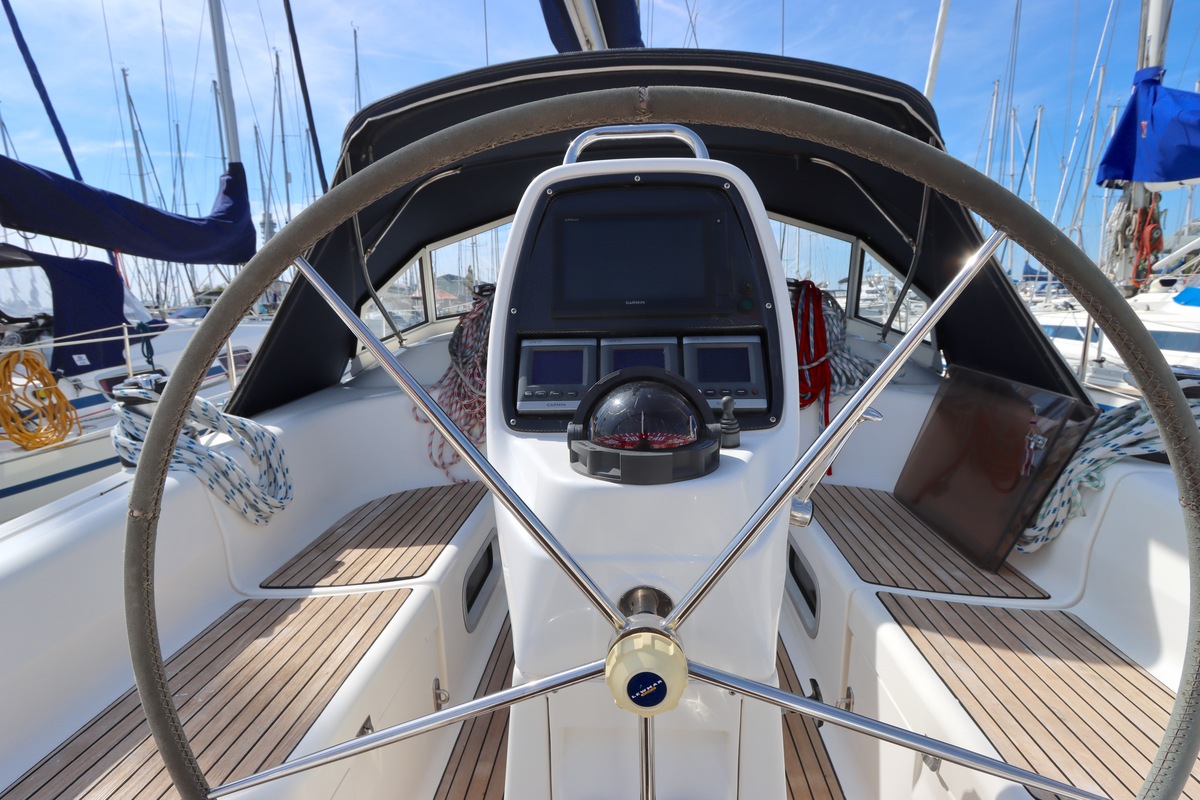 foto: 26 Bavaria  38-3 Cruiser