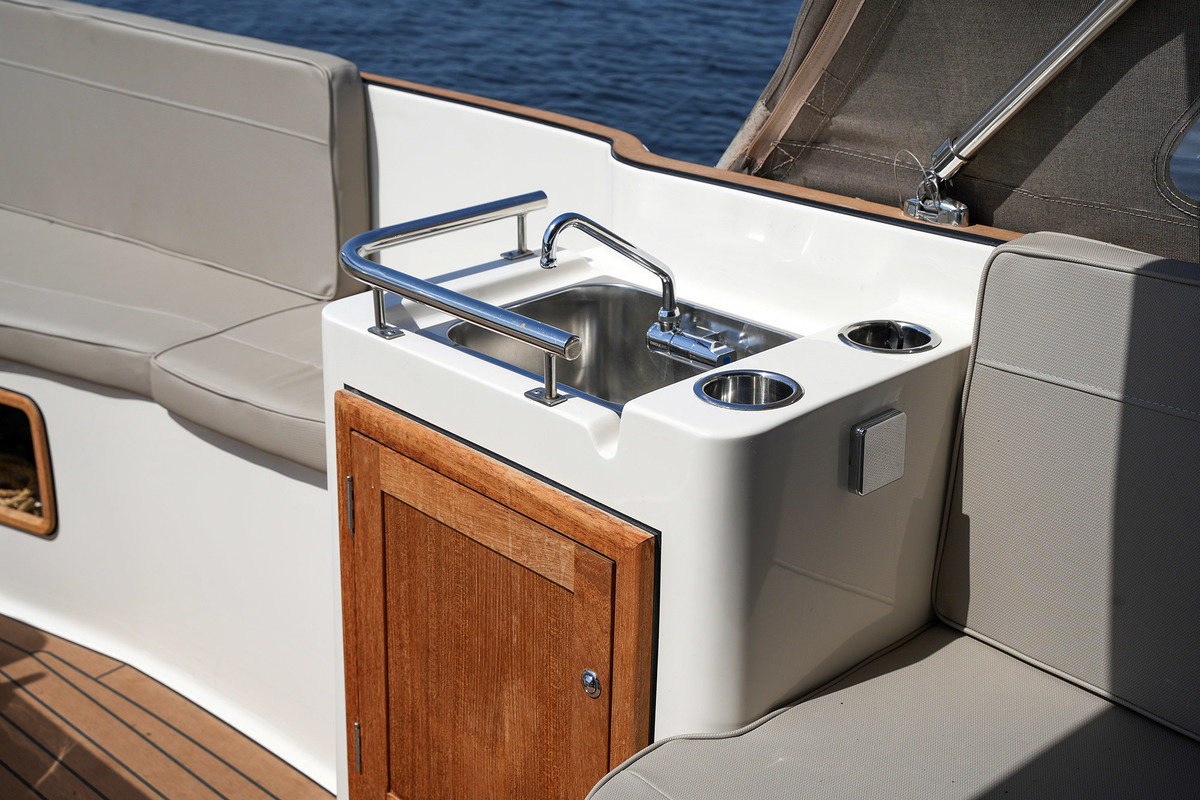 foto: 23 Interboat Intender 820