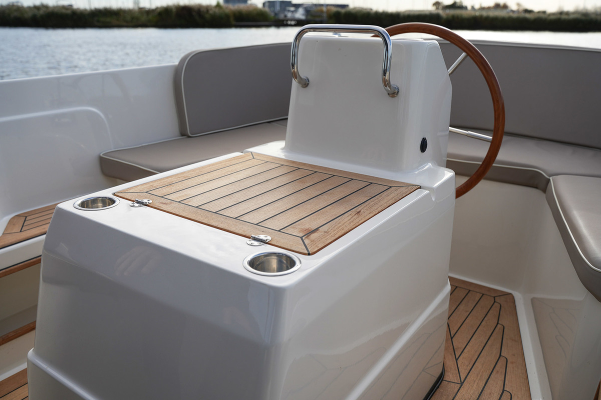 foto: 15 Interboat Intender 640
