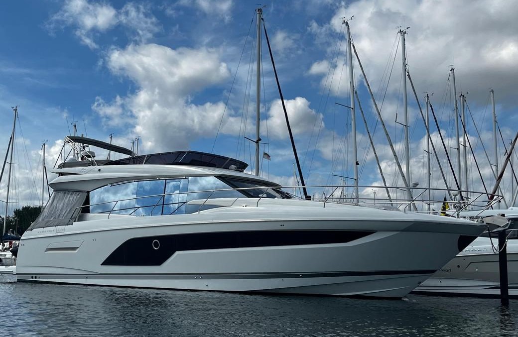 Prestige 590 Flybridge