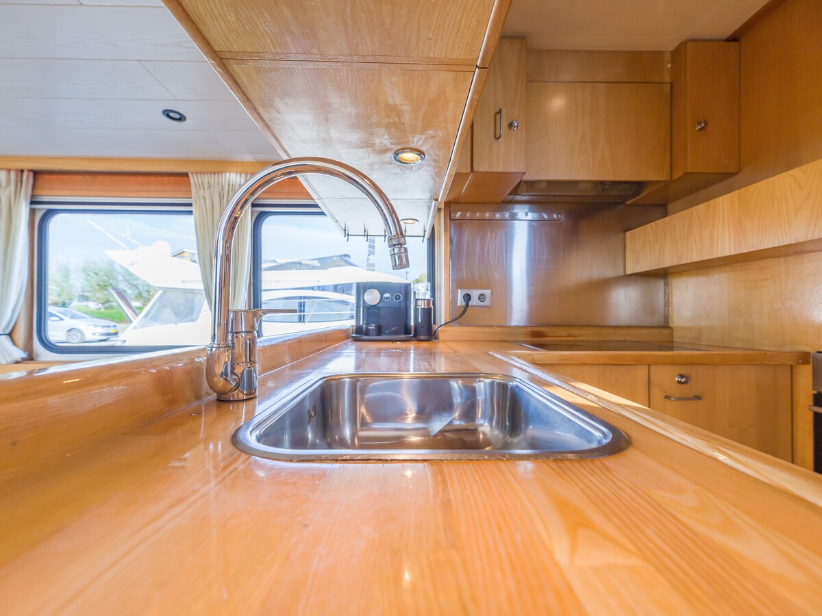 foto: 10 Vripack  Trawler 15.75 