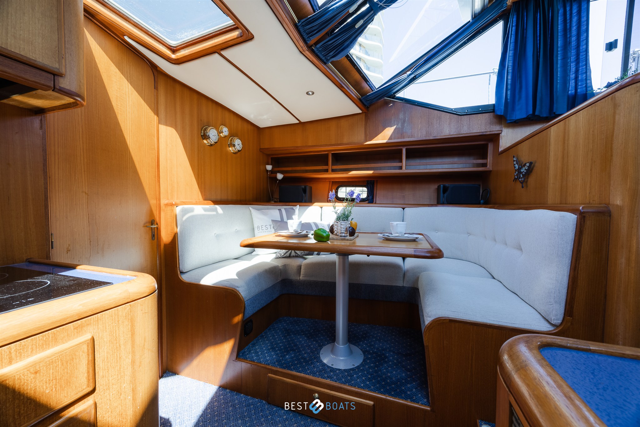 foto: 25 Vri-Jon Contessa 45E