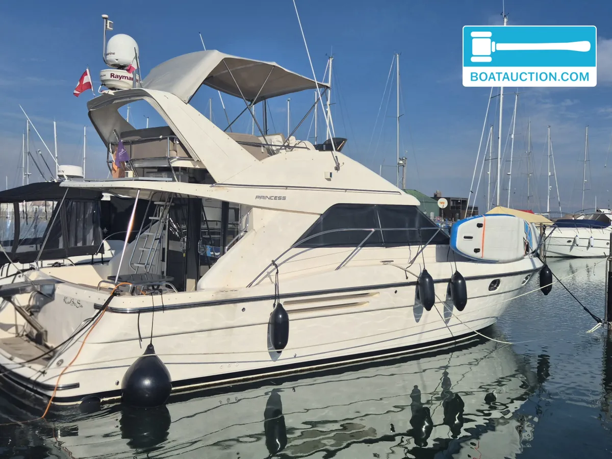 hoofdfoto: 1 Princess 380 Fly