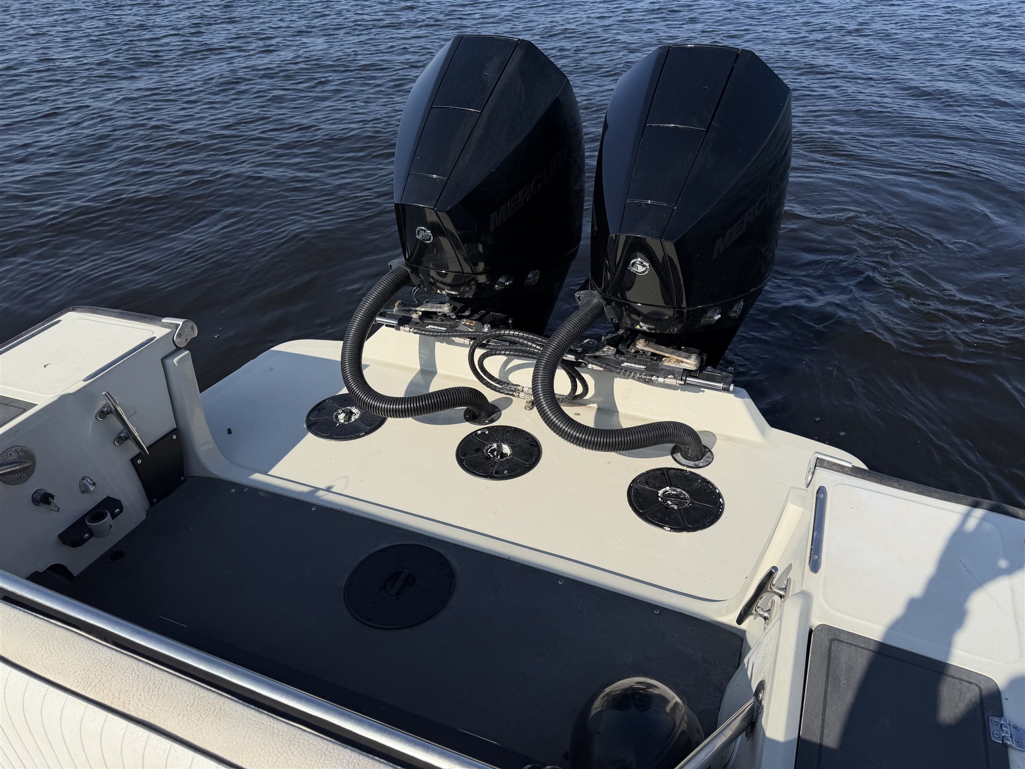 foto: 20 Boston Whaler OUTRAGE 25