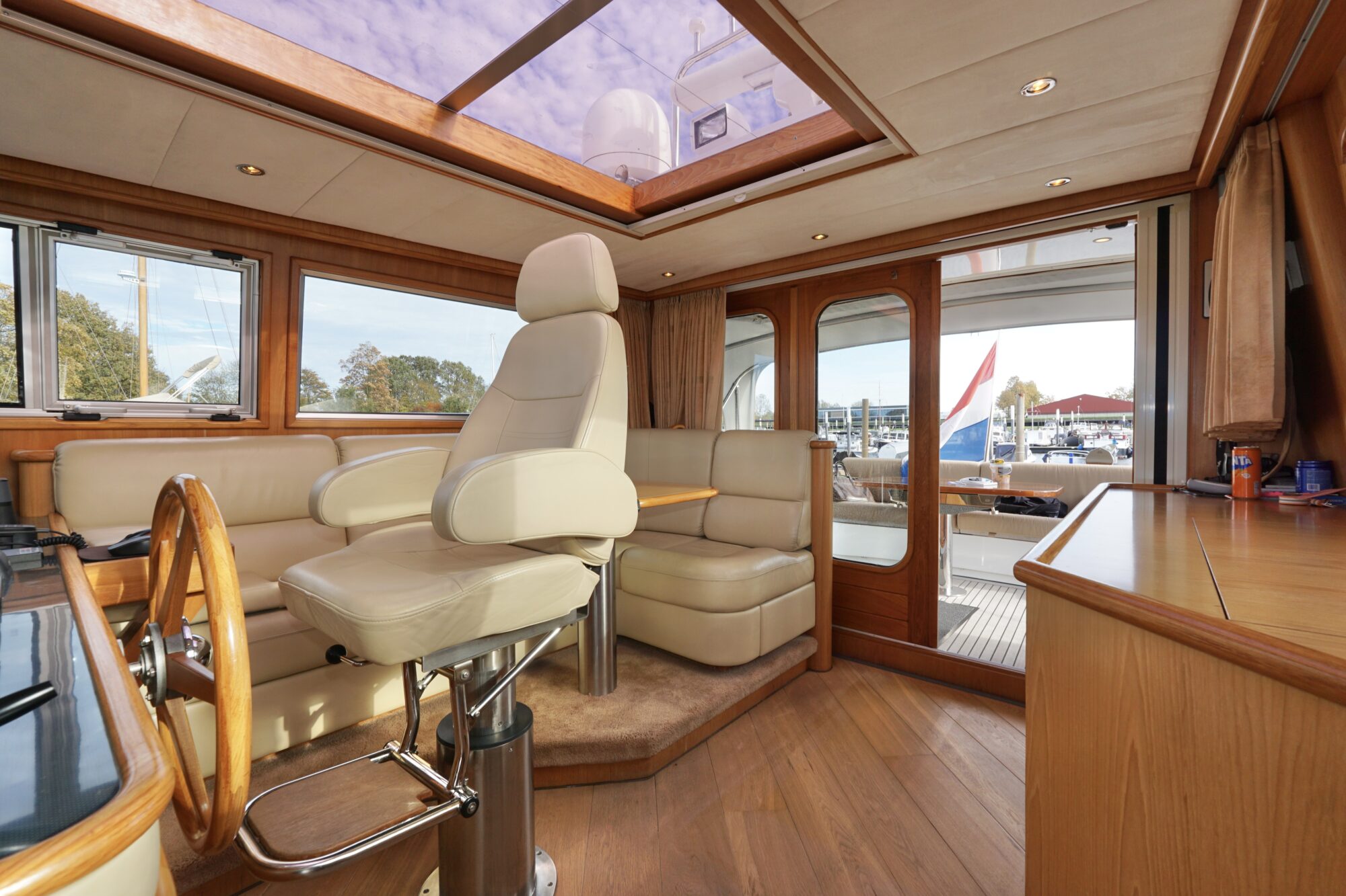 foto: 26 Van den Hoven Van den Hoven Exclusive 18.00 VS