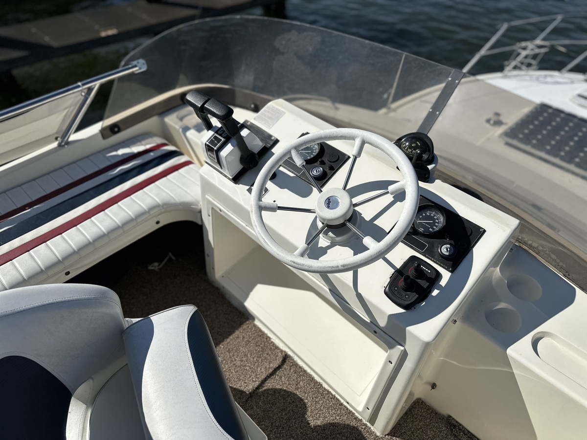 foto: 24 Fairline  31 Corniche 