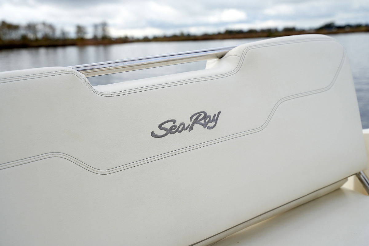 foto: 43 Sea Ray 255 Sundancer