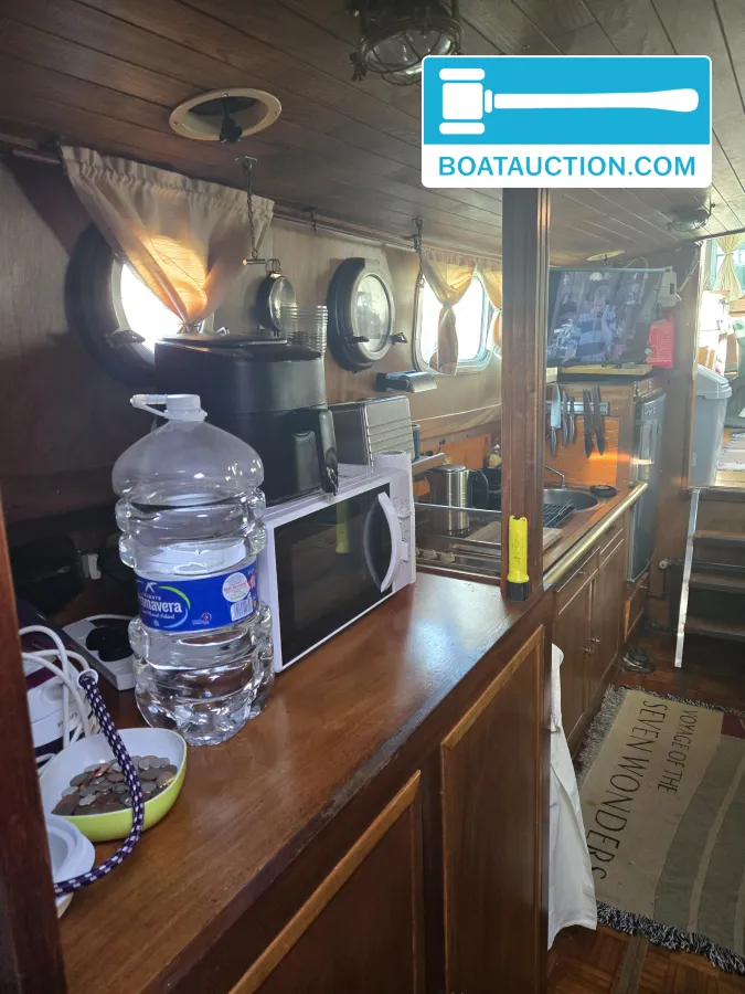 foto: 10 Motorsailer 1200