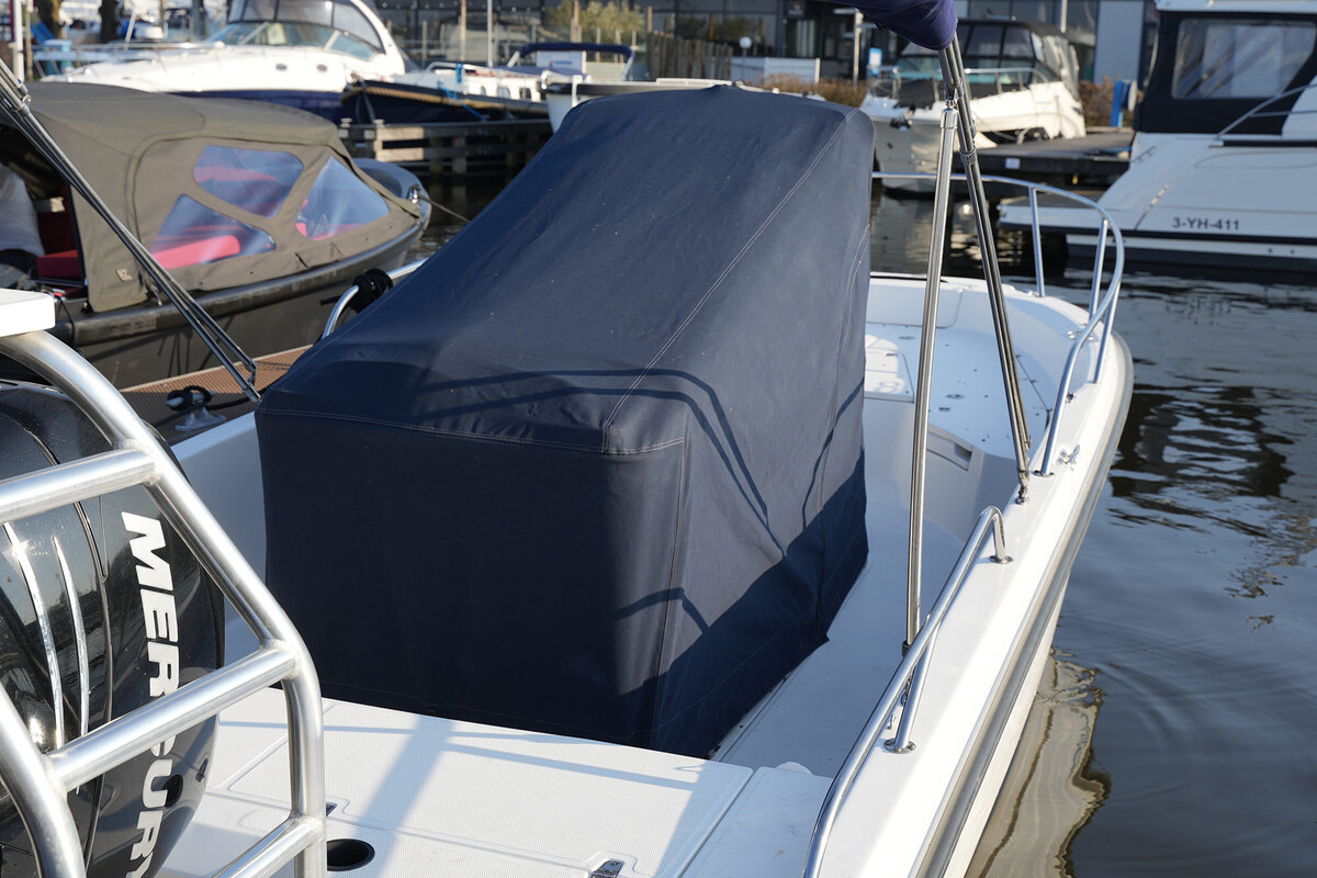 foto: 20 Boston Whaler 230 Dauntless