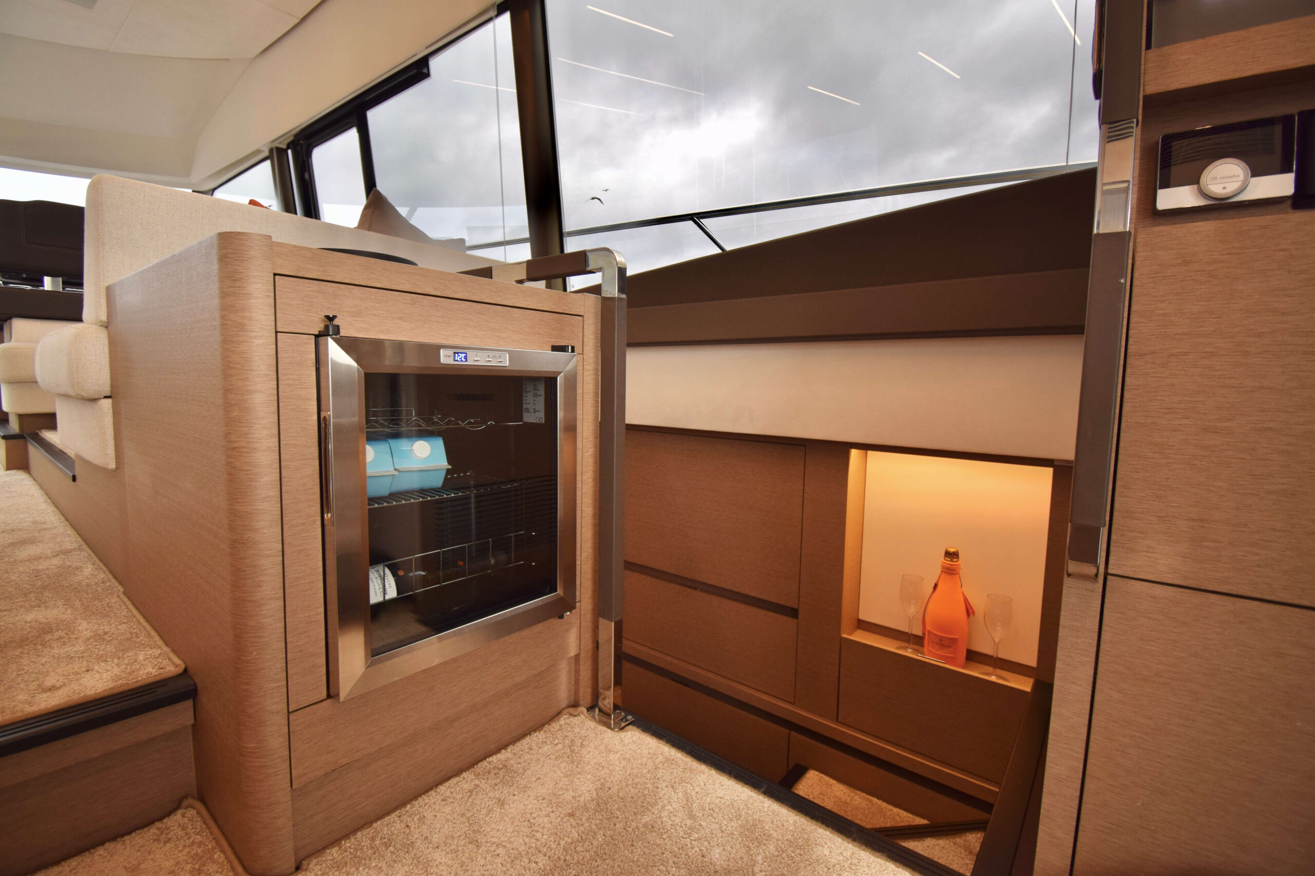 foto: 42 Prestige 590 Flybridge #49