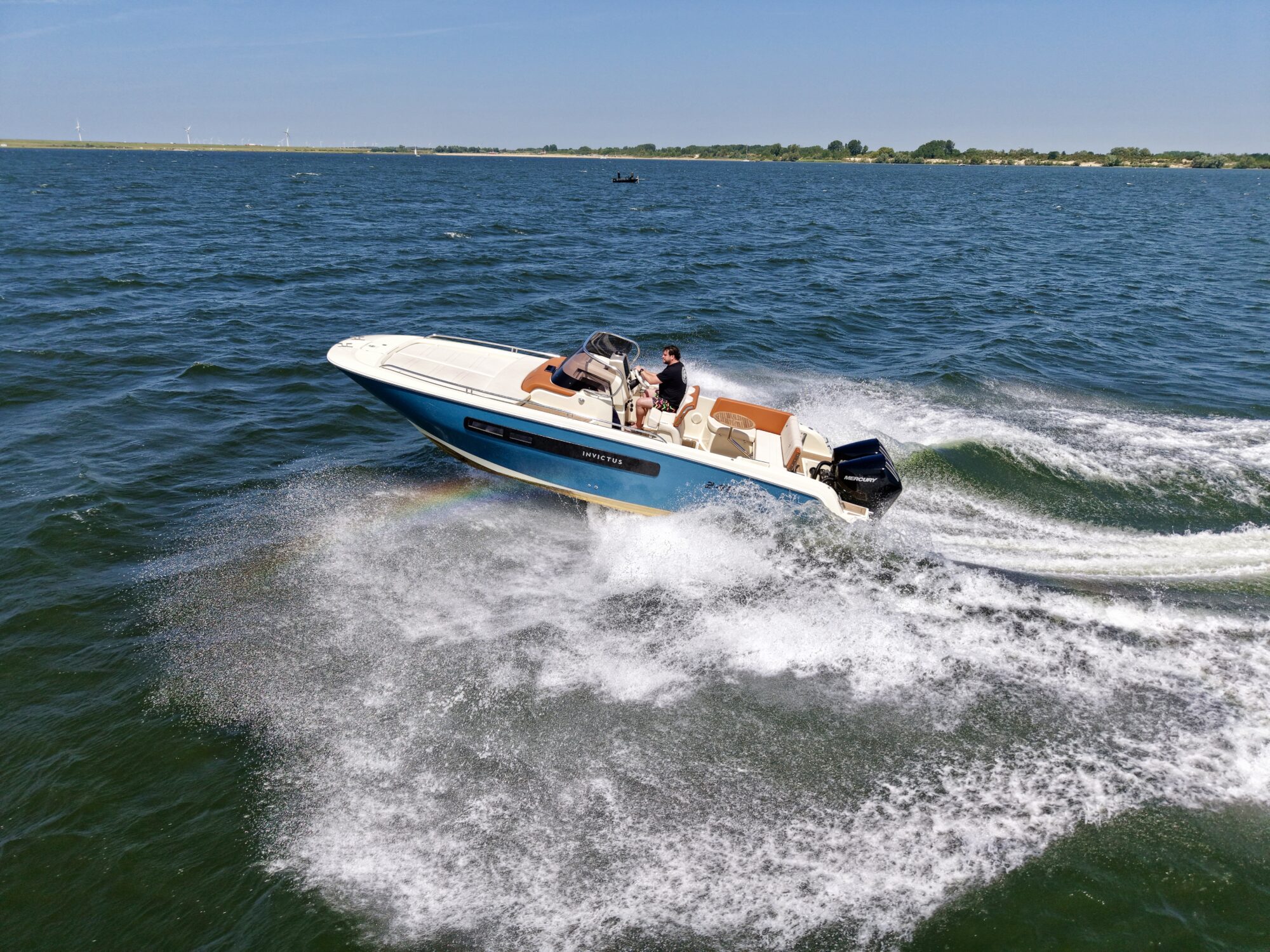 foto: 23 Invictus Invictus 270 CX