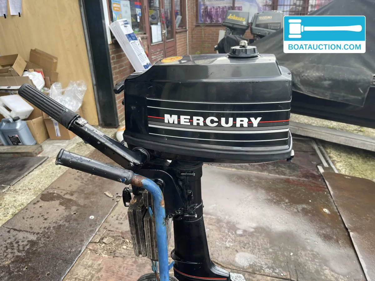 foto: 6 Mercury buitenboordmotor