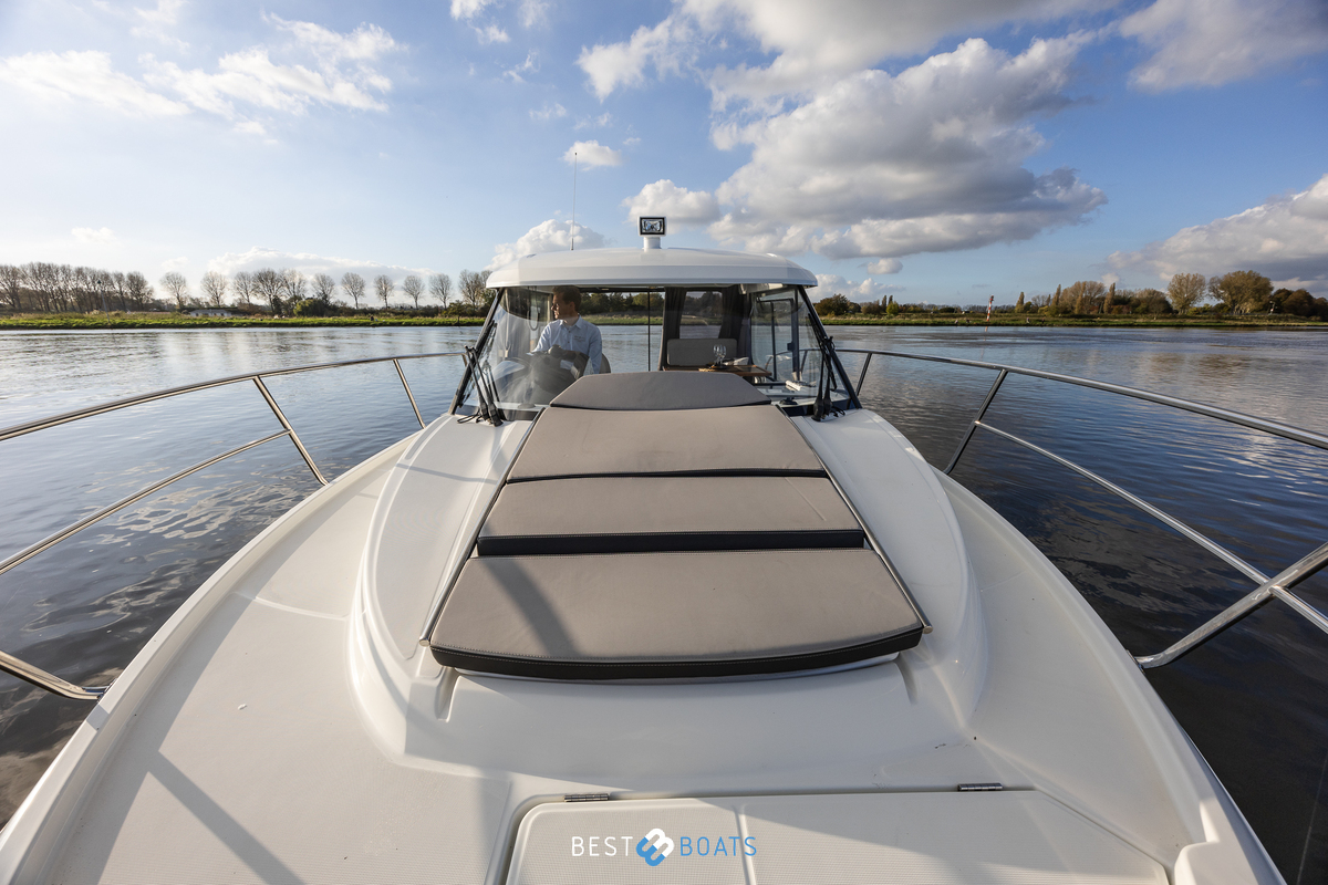foto: 22 Jeanneau 895 MERRY FISHER