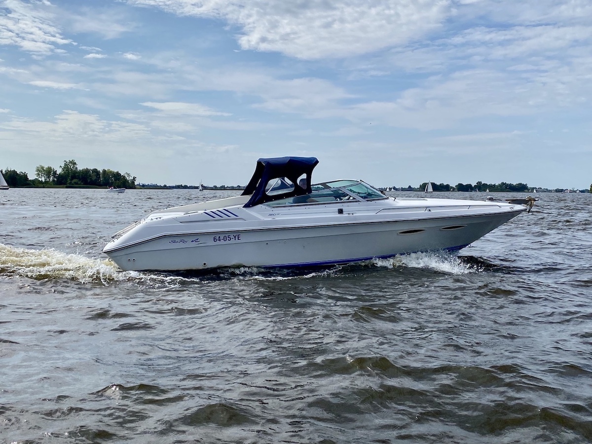 foto: 9 Sea Ray 260 OR