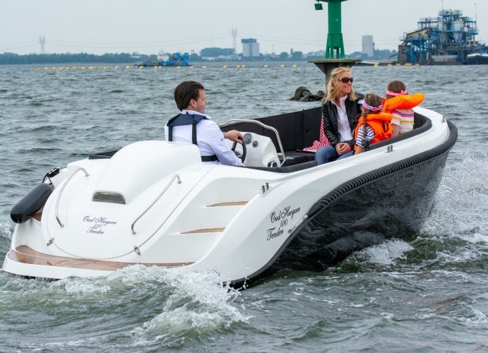 Oud Huijzer 600 Tender