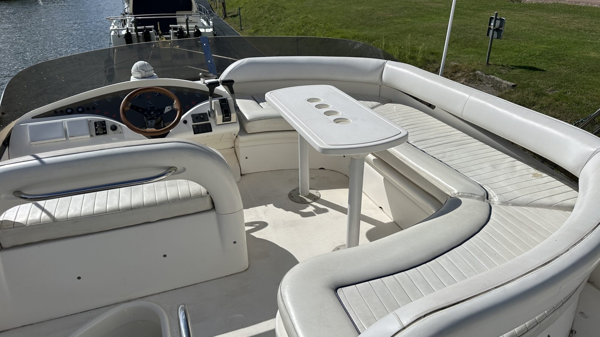 foto: 35 Fairline Fairline Phantom 40 Flybridge