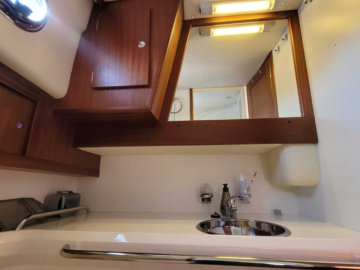 foto: 17 Nimbus 380 Commander