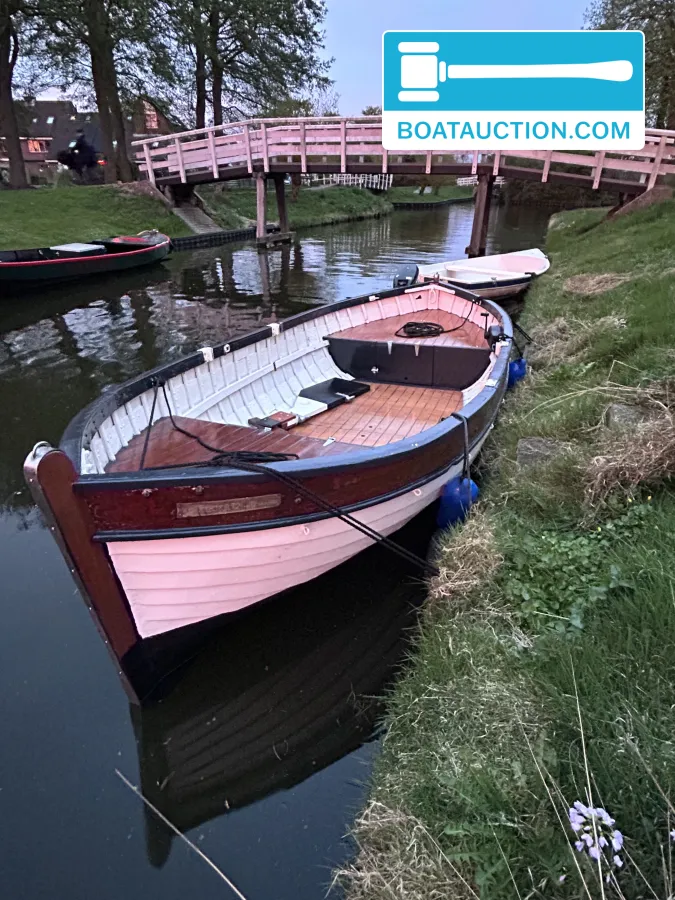 foto: 5 Lifeboat 465