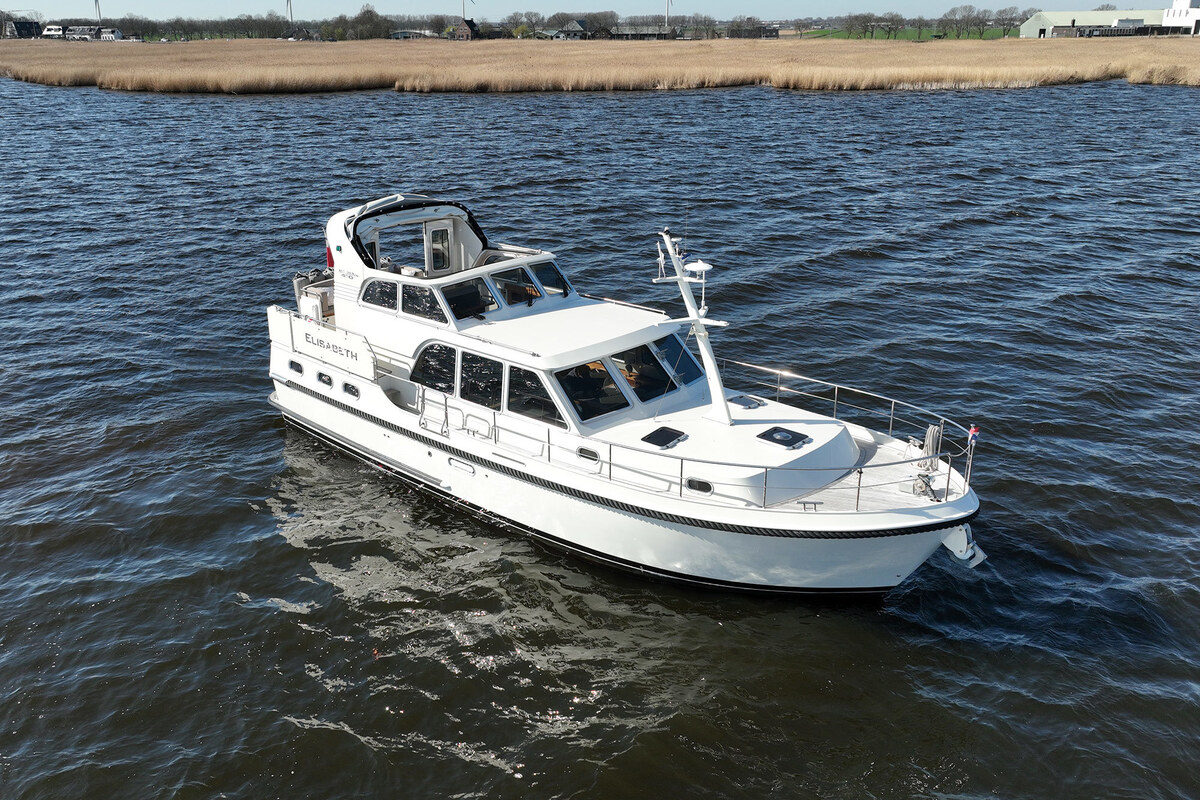 foto: 44 Linssen Grand Sturdy 410 AC Variotop met stabilisator