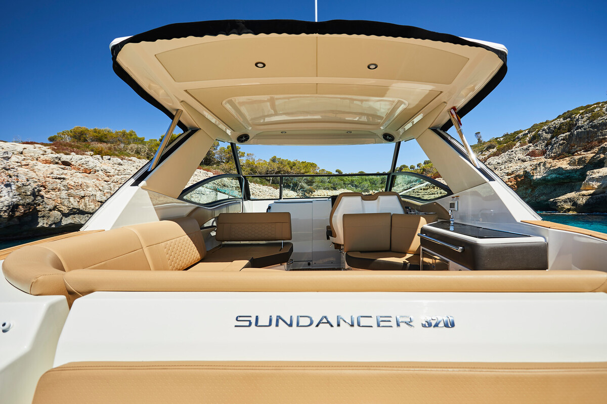 foto: 8 Sea Ray Sundancer 320