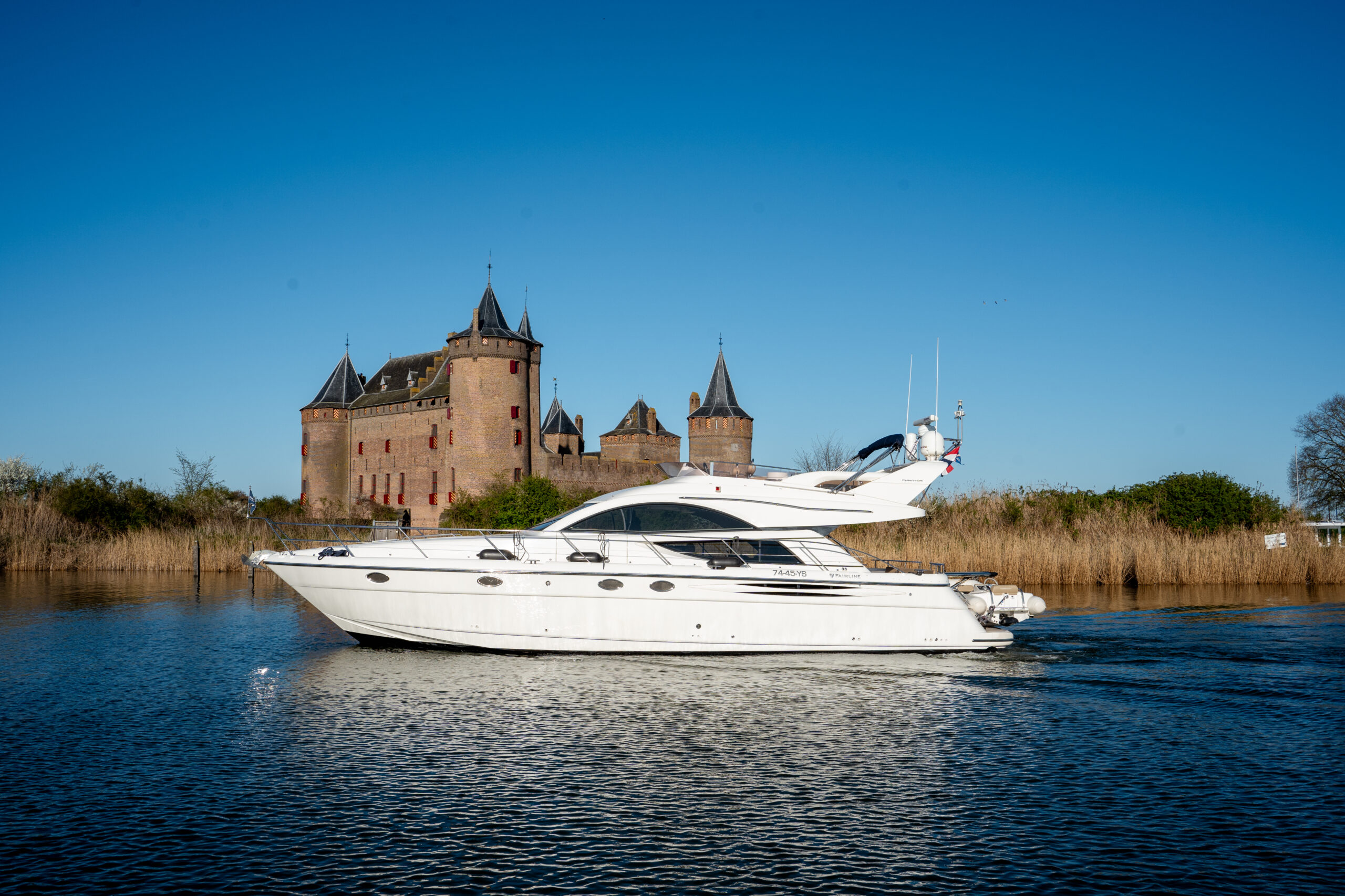 hoofdfoto: 1 Fairline Phantom 50