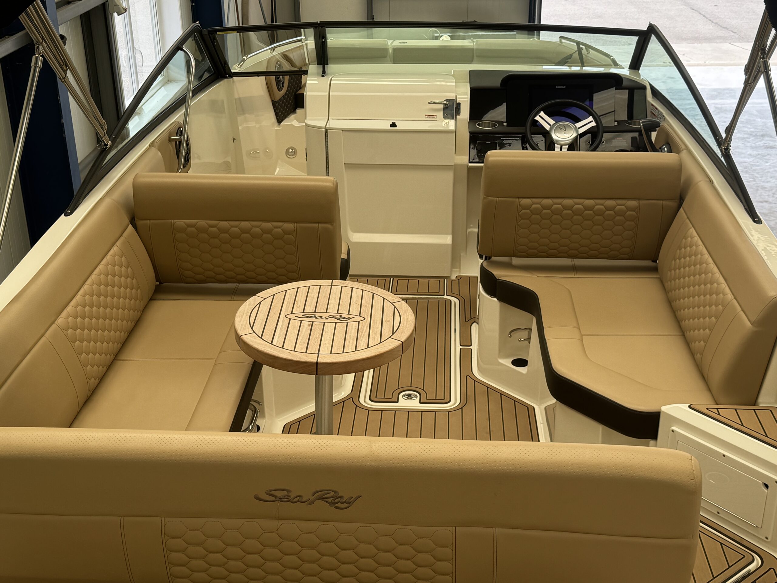 foto: 9 Sea Ray SDX 250