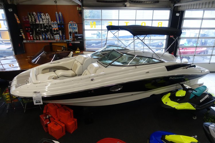 hoofdfoto: 1 Crownline E6 Bowrider