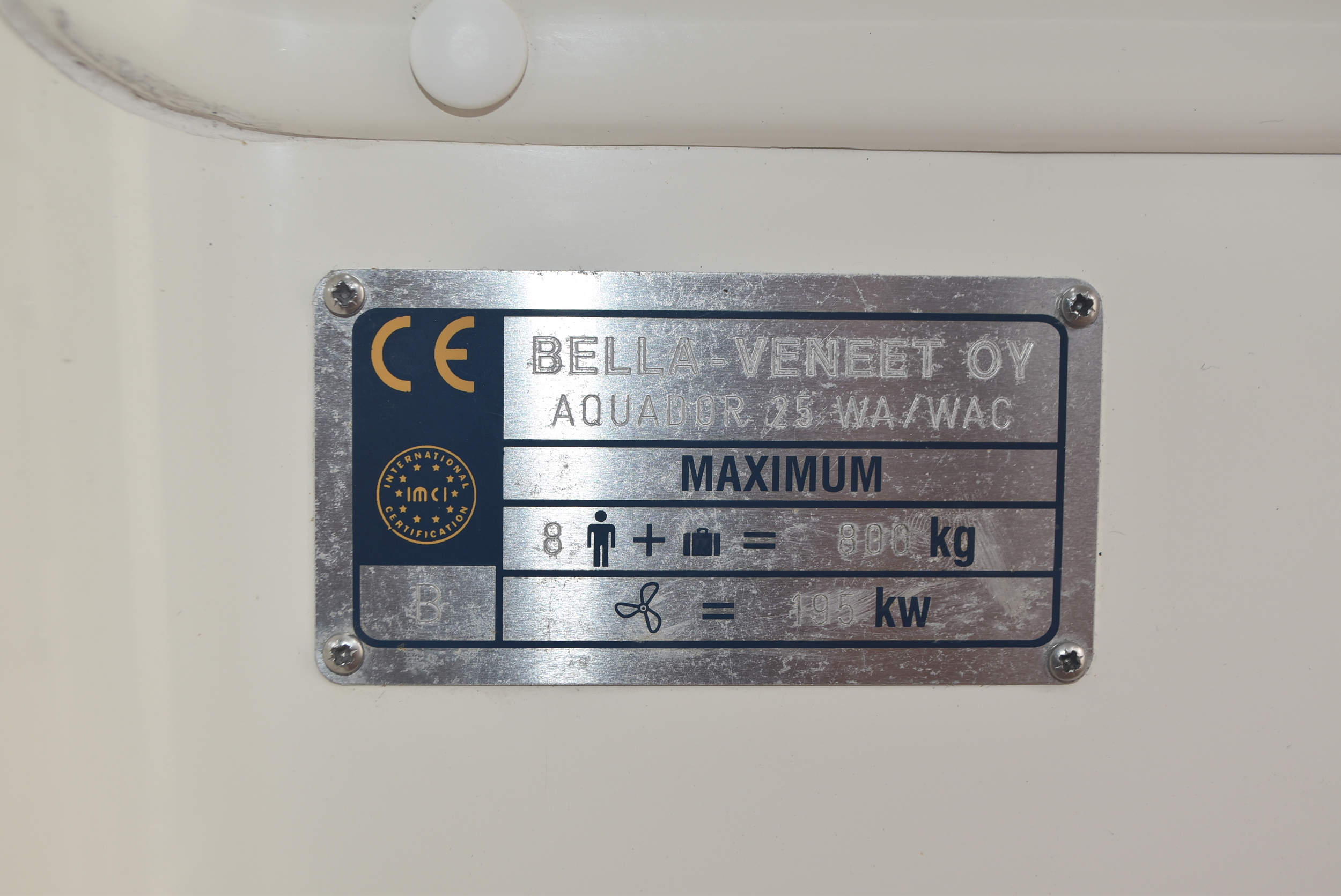 foto: 21 Aquador 25C