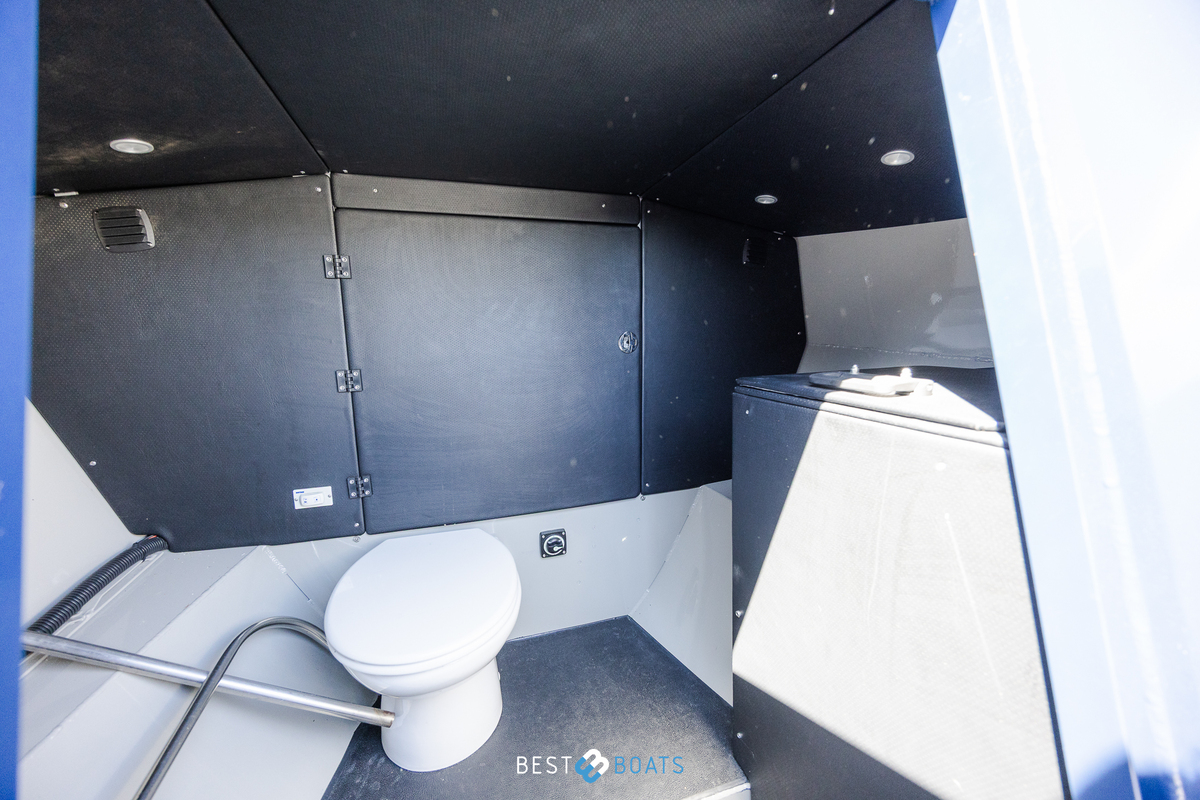 foto: 16 Stormer marine Tender R75