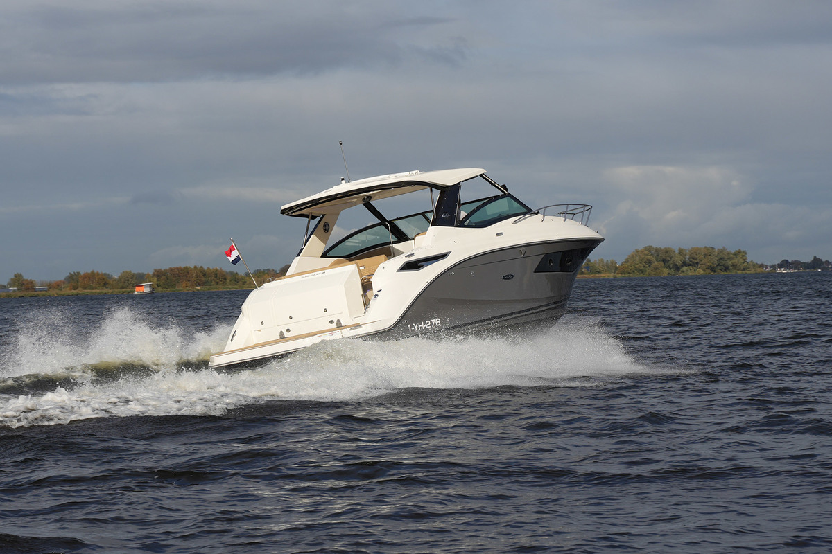 foto: 49 Sea Ray Sundancer 320