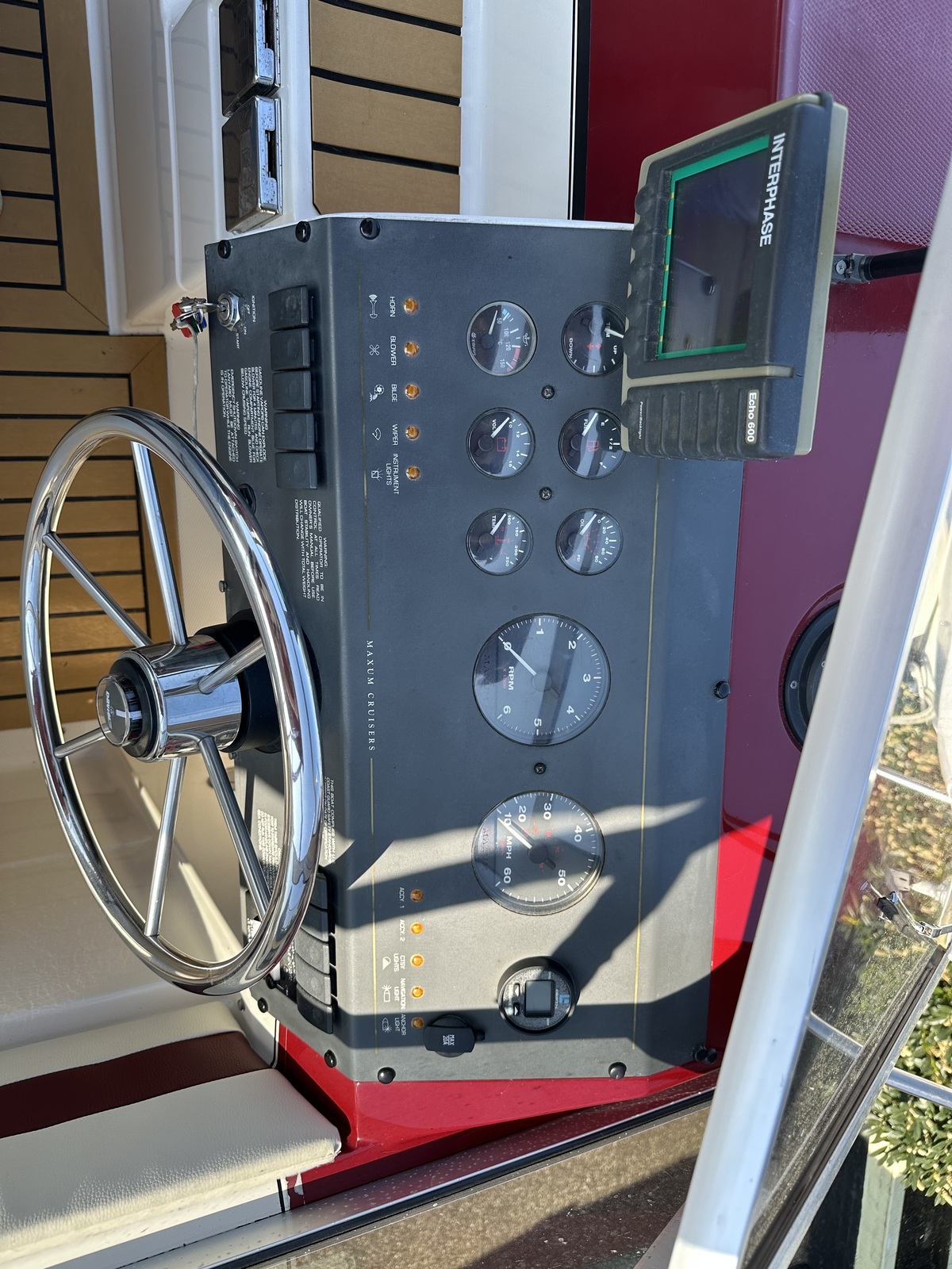 foto: 12 Maxum 2300