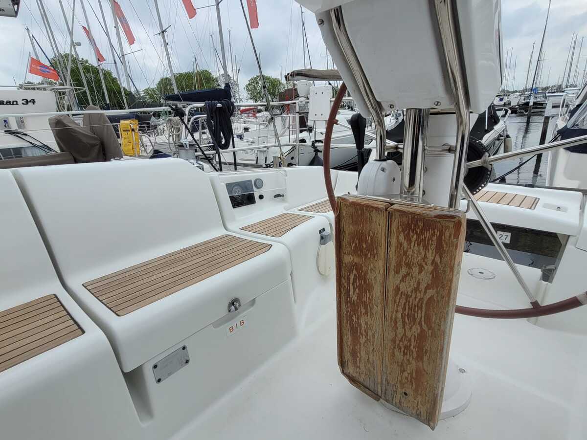 foto: 21 Beneteau Oceanis 373 Clipper