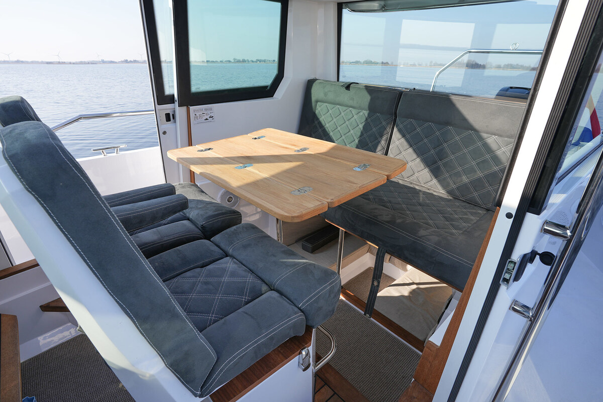 foto: 27 Axopar 28 Cabin - AC
