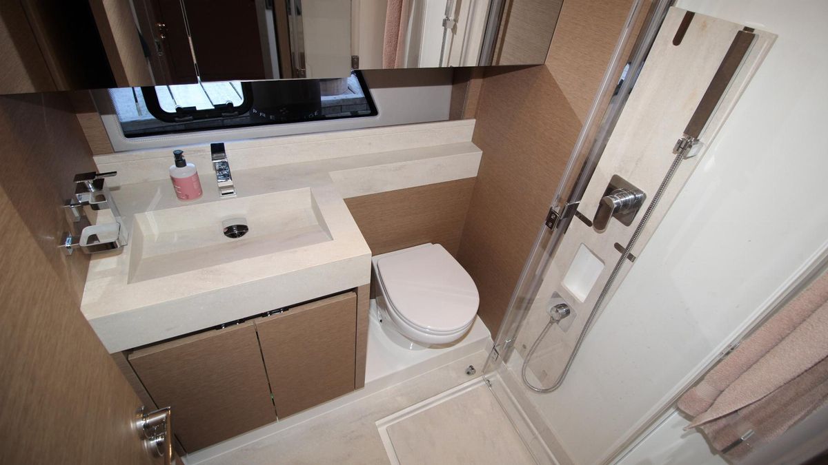 foto: 27 Prestige 520 S