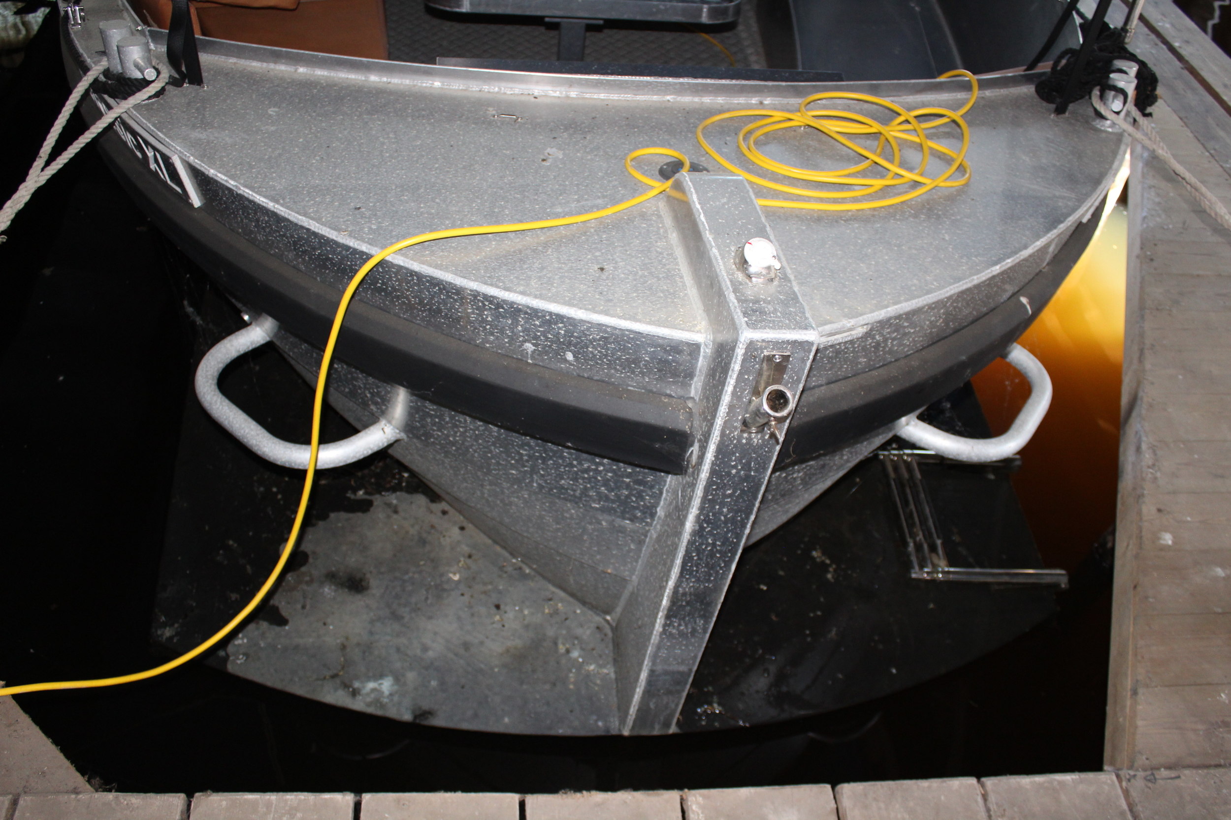 foto: 22 Black Fish Cabin 850 XL