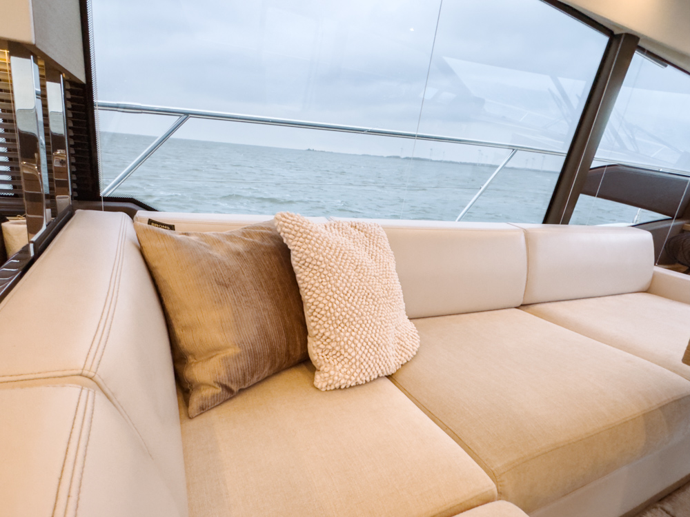 foto: 26 Prestige 520S 