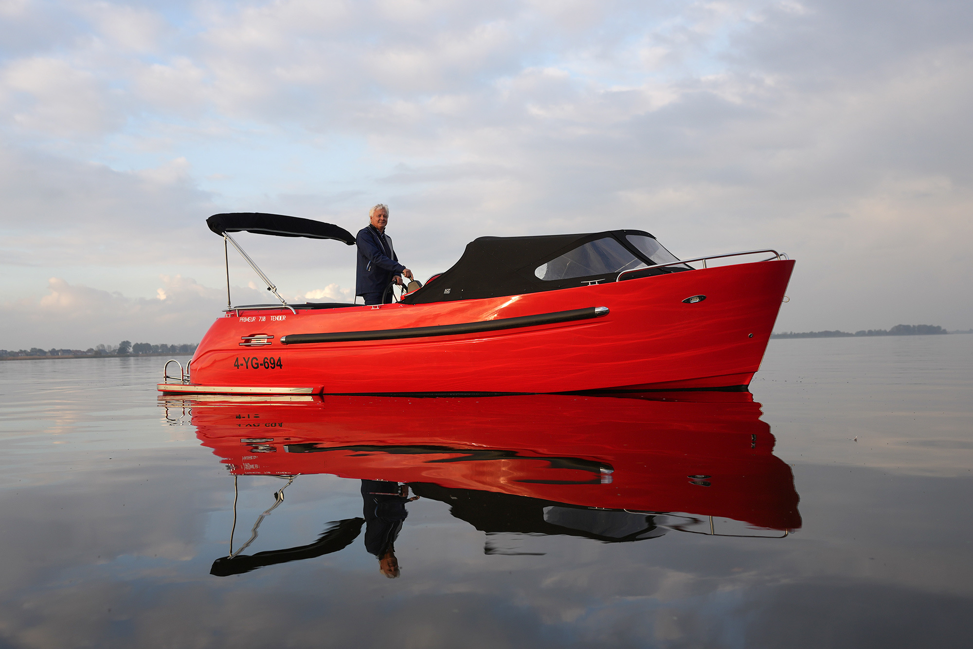 foto: 23 Primeur 710 Tender