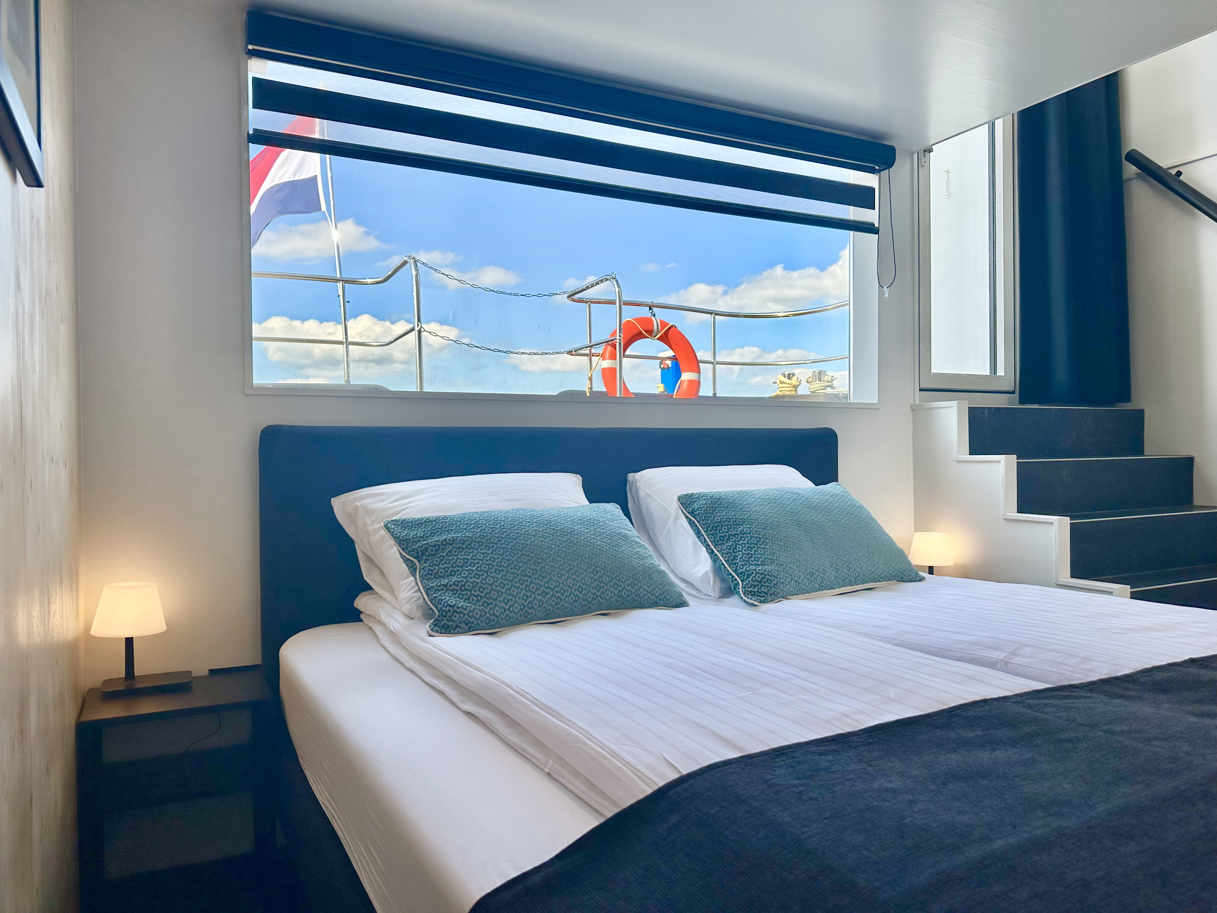 foto: 32 HOMESHIP VaarLoft Volledig Elektrische Houseboat