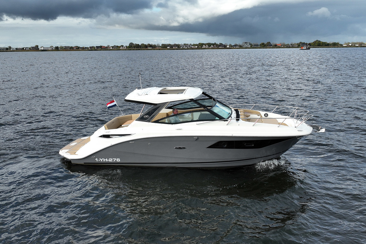 foto: 45 Sea Ray Sundancer 320