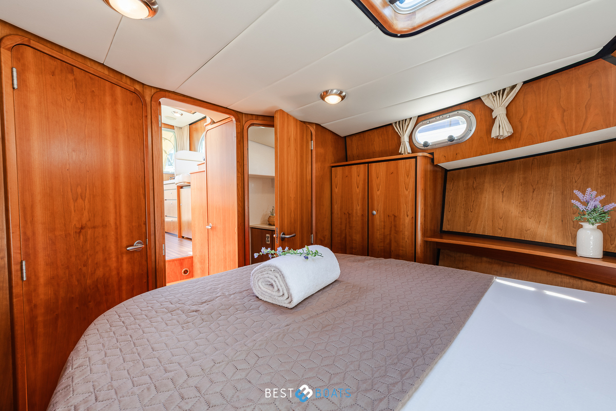 foto: 19 Linssen Grand Sturdy 29.9 Sedan 
