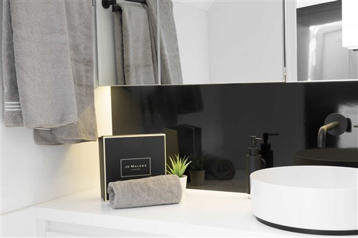 foto: 21 Vandutch 48 - New