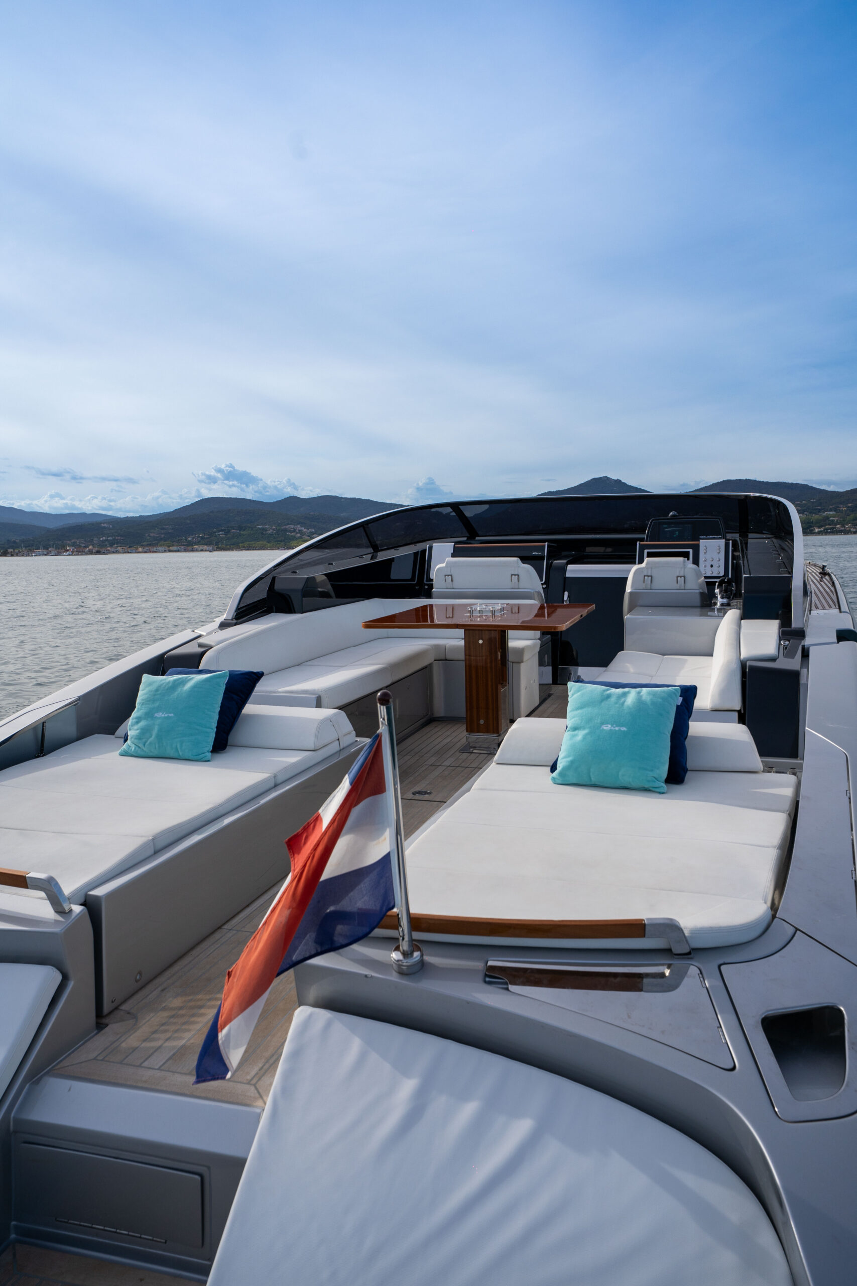 foto: 25 Riva 48 Dolceriva #03 ELEMENTS