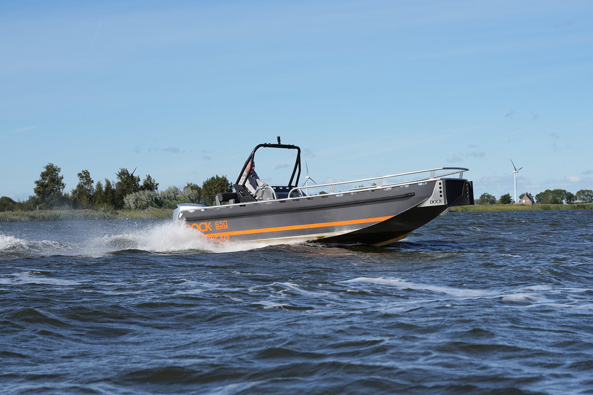 foto: 18 Dock Steel 650