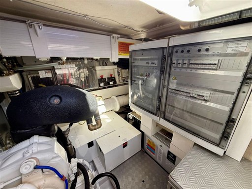 foto: 15 Ferretti Yachts 550