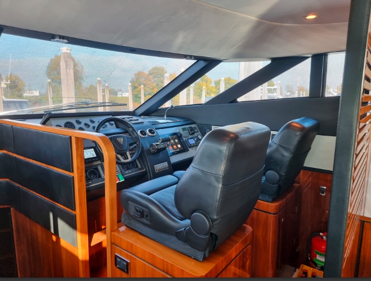 foto: 7 Fairline  Squadron 70
