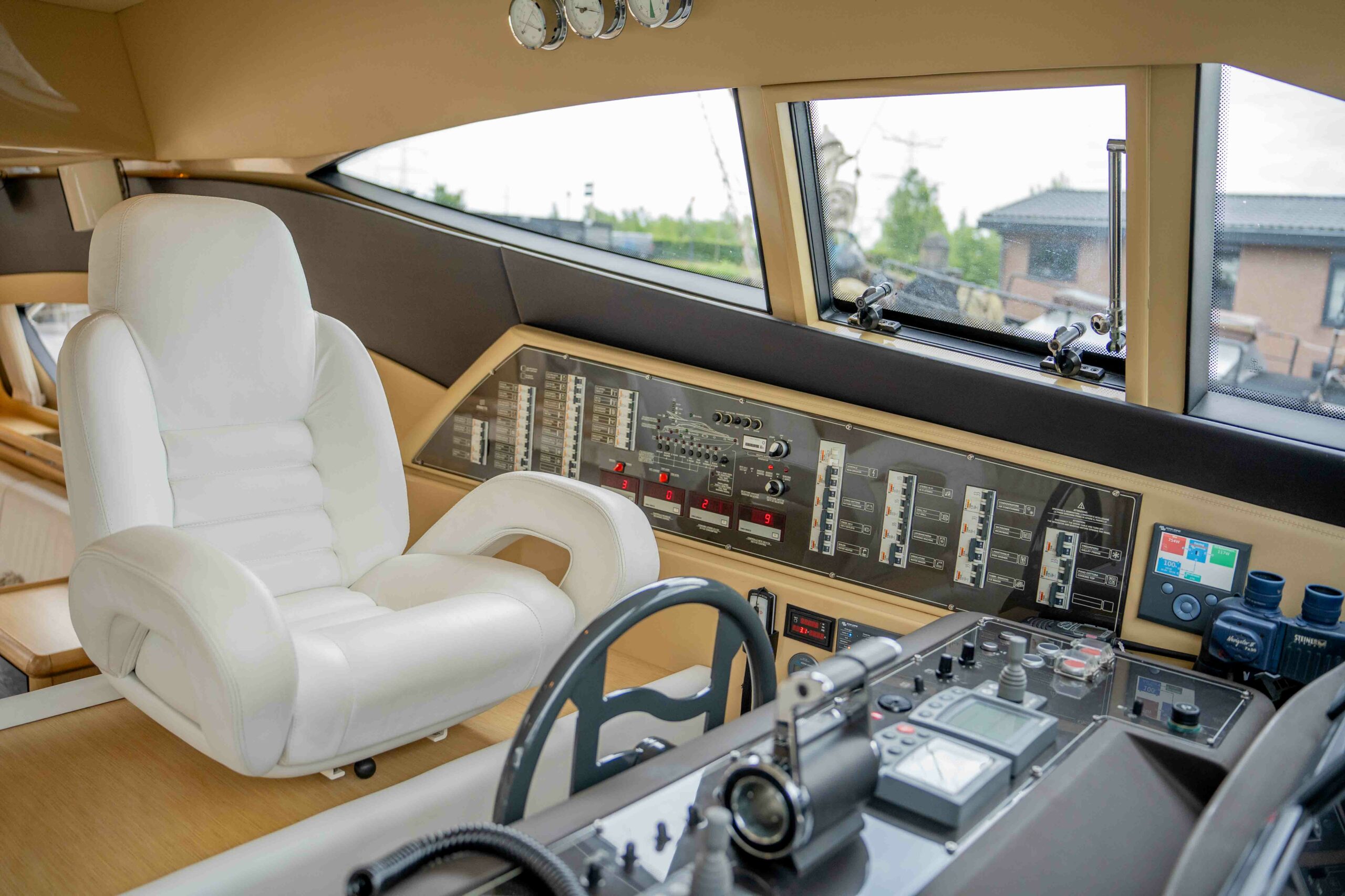 foto: 21 Ferretti Yachts 550